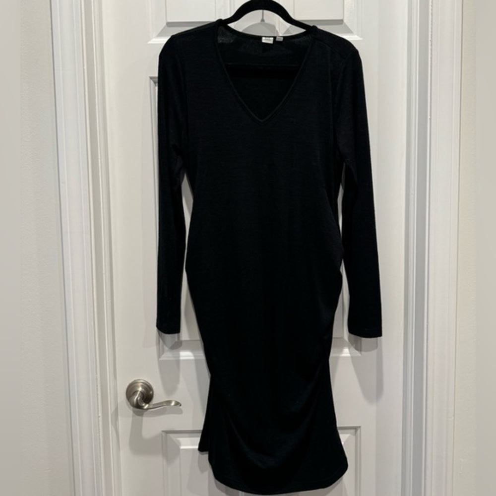 Gap maternity vneck long sleeve black dress
